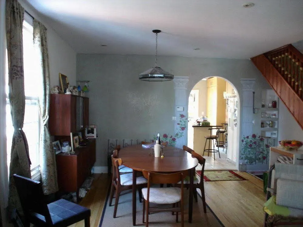 Hotel Stonehouse On Sterling Guesthouse Toronto