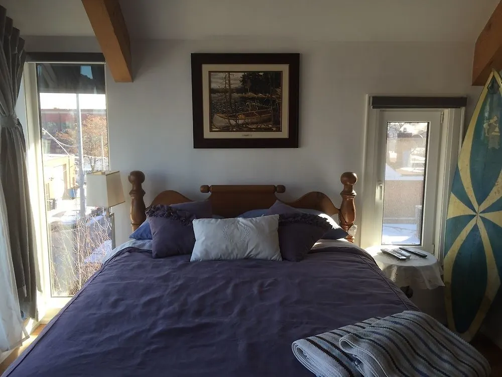 Stonehouse On Sterling Guesthouse Toronto Canada