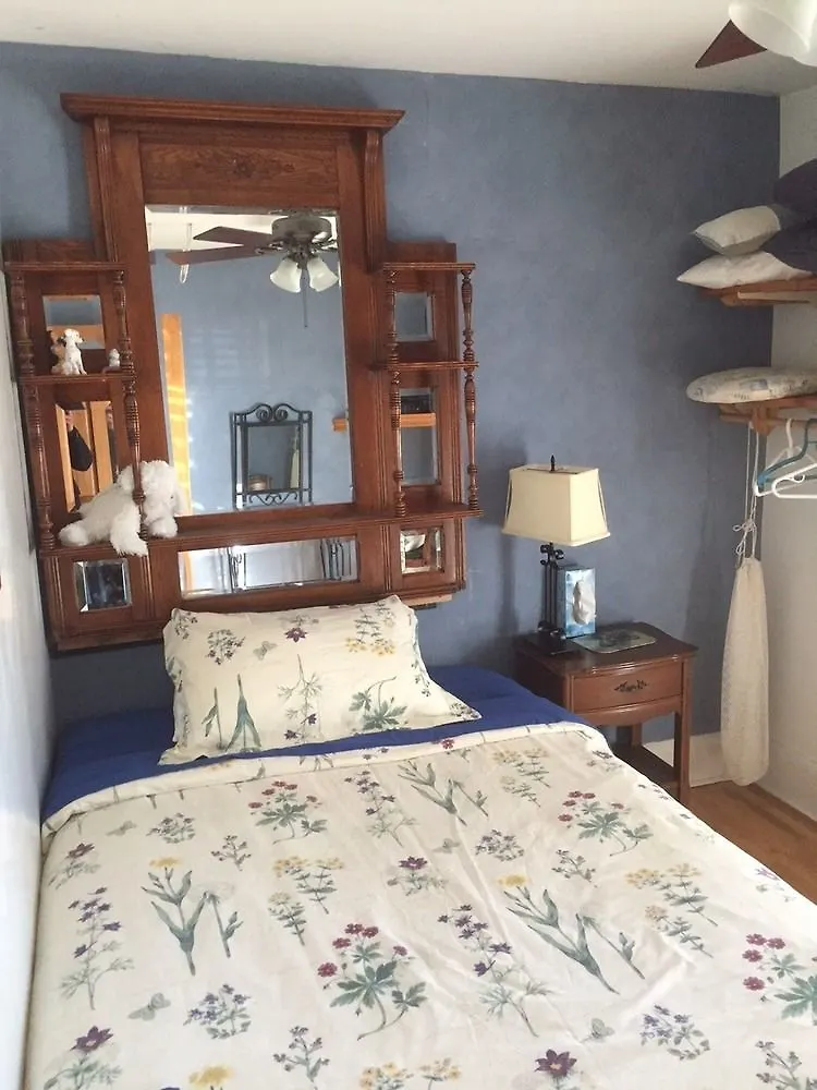 Stonehouse On Sterling Guesthouse Toronto
